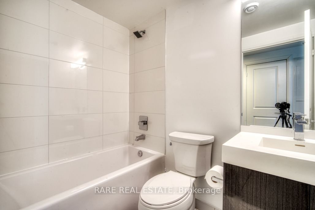 251 Jarvis St, unit 3604 for rent - image #3