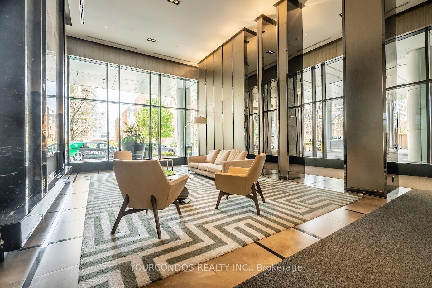 98 Lillian St, unit 420 for sale - image #2