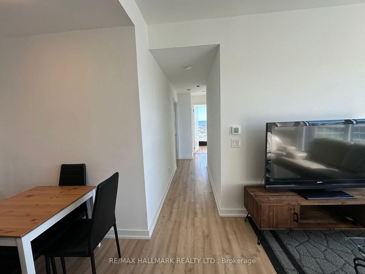 135 East Liberty St, unit 1103 for rent - image #5