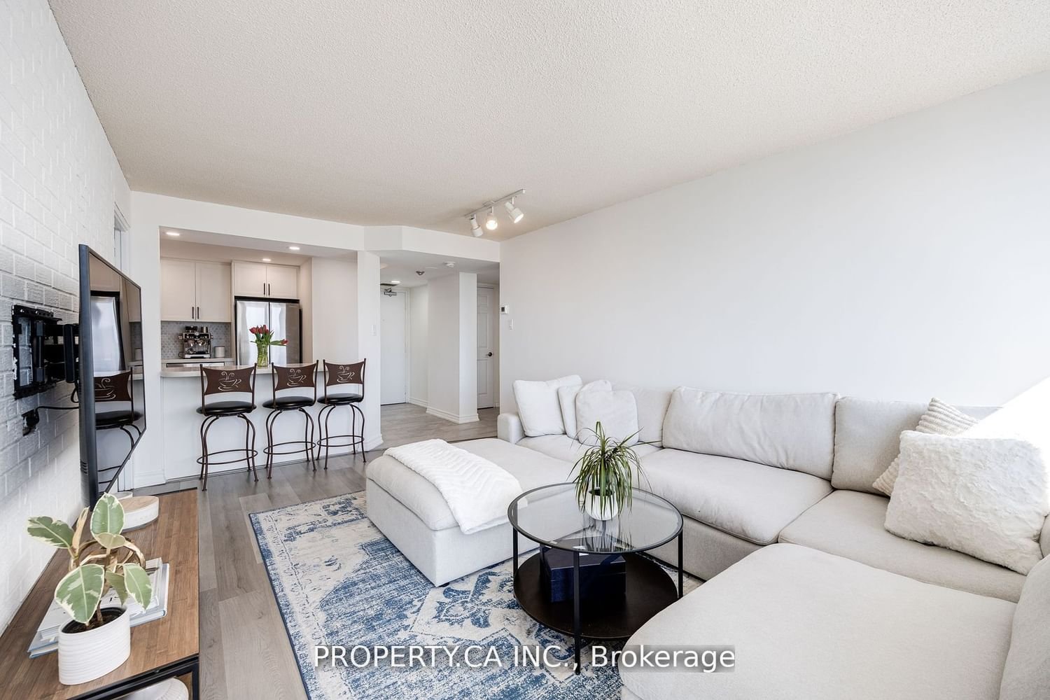 705 King St W, unit 813 for rent - image #1