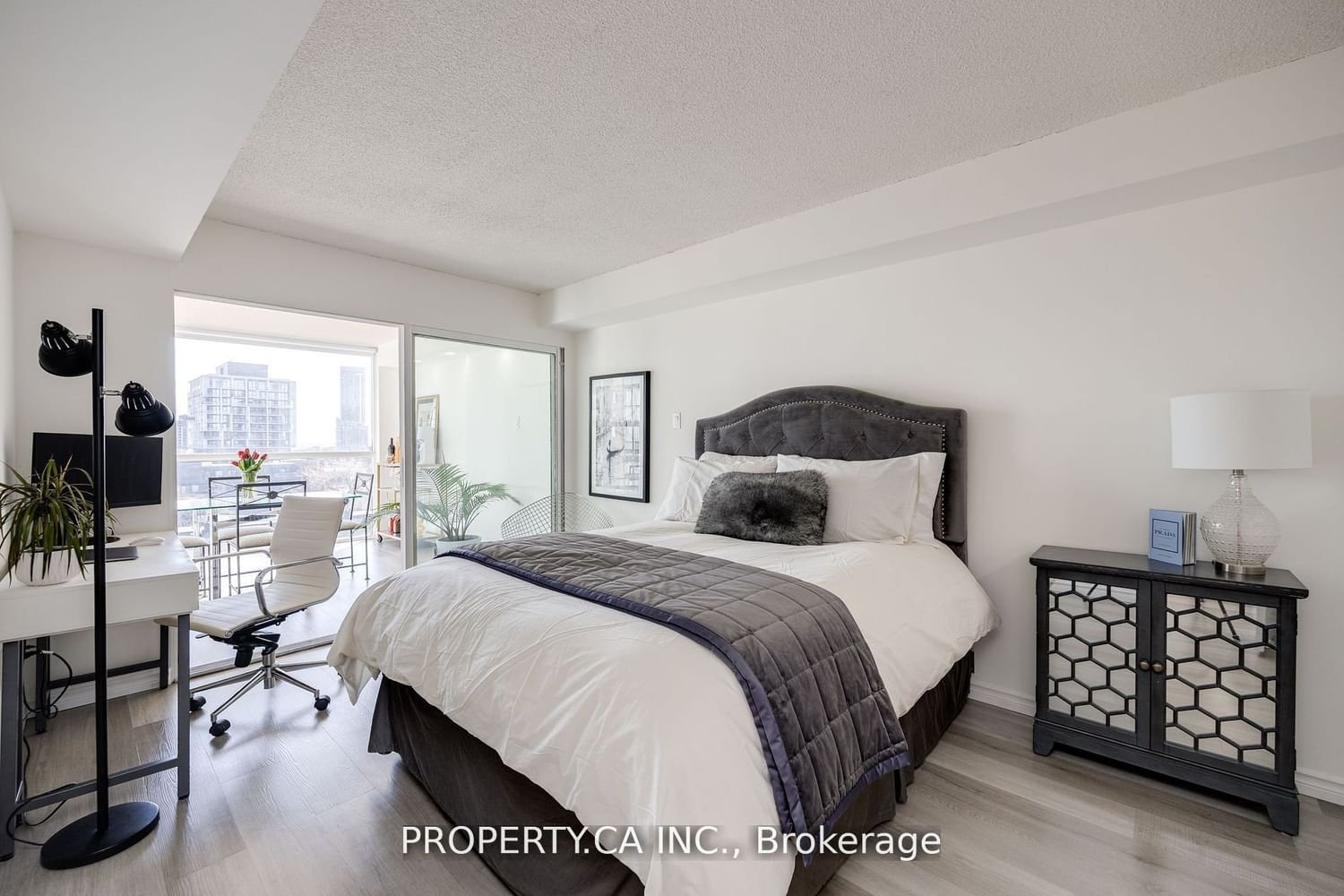 705 King St W, unit 813 for rent - image #13