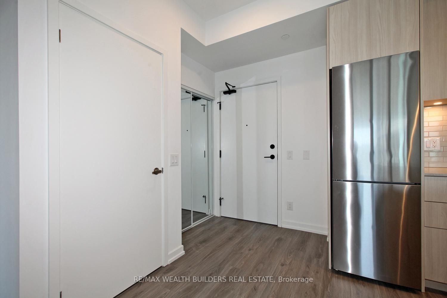 20 Tubman Ave, unit 502 for rent - image #2