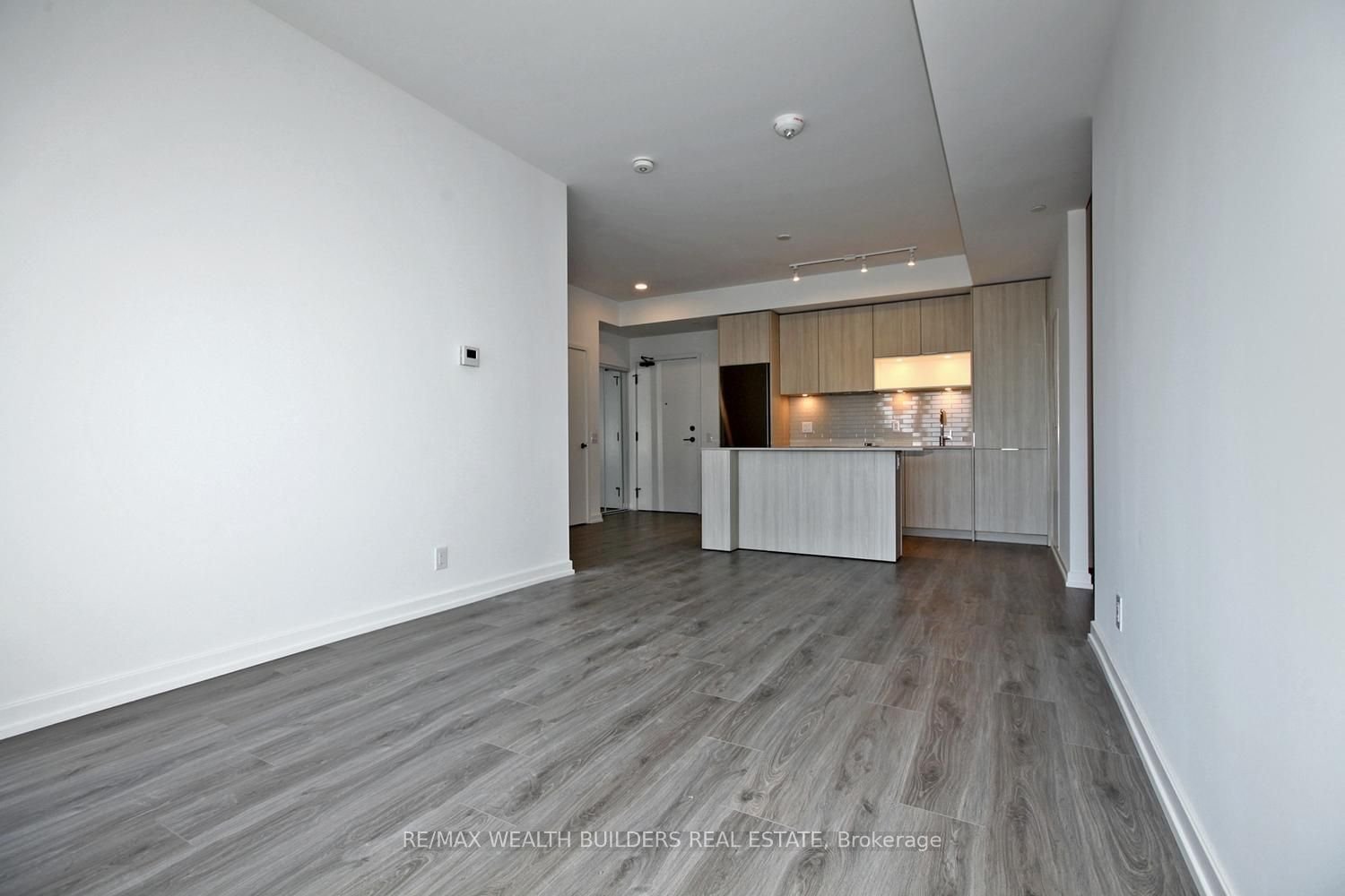 20 Tubman Ave, unit 502 for rent - image #9