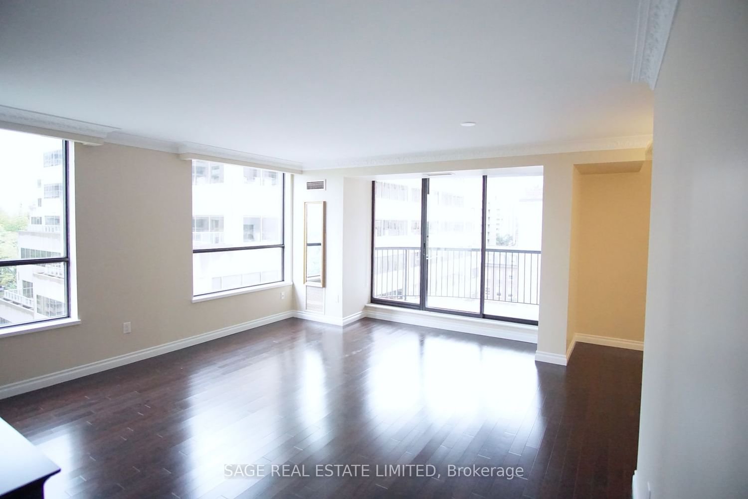 47 St Clair Ave W, unit 801 for rent - image #2