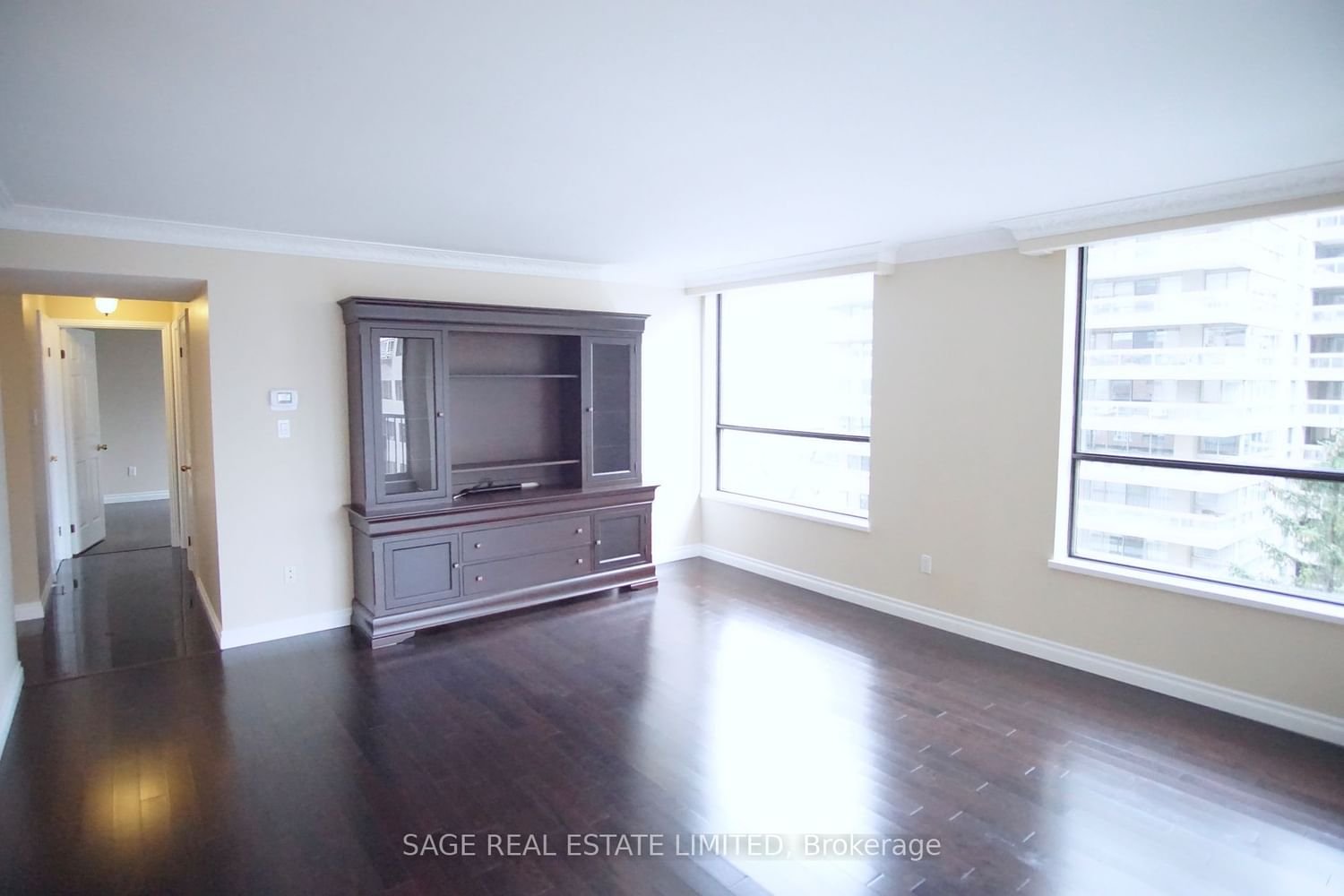 47 St Clair Ave W, unit 801 for rent - image #3