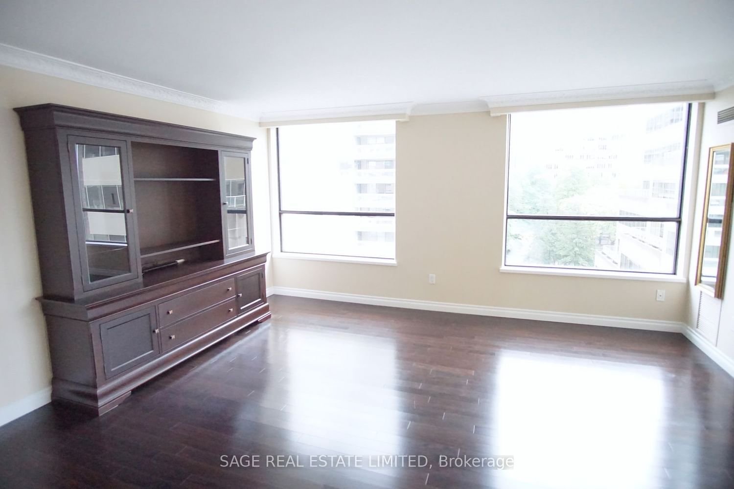 47 St Clair Ave W, unit 801 for rent - image #4