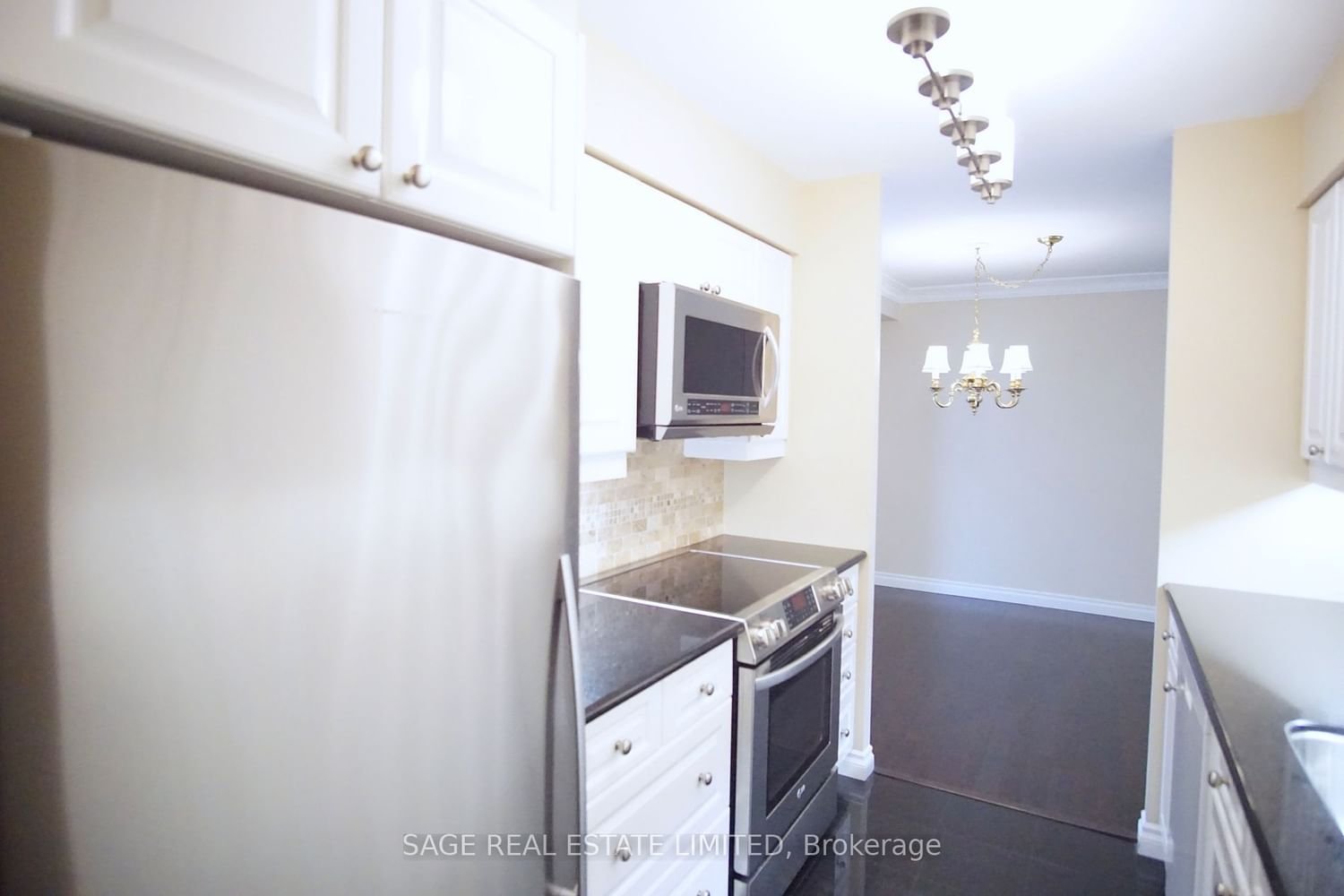 47 St Clair Ave W, unit 801 for rent - image #9