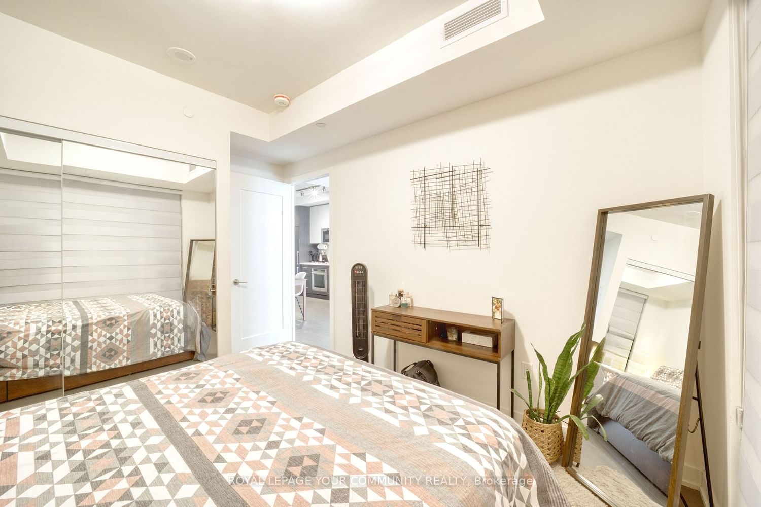 330 Richmond St W, unit 1711 for sale - image #37