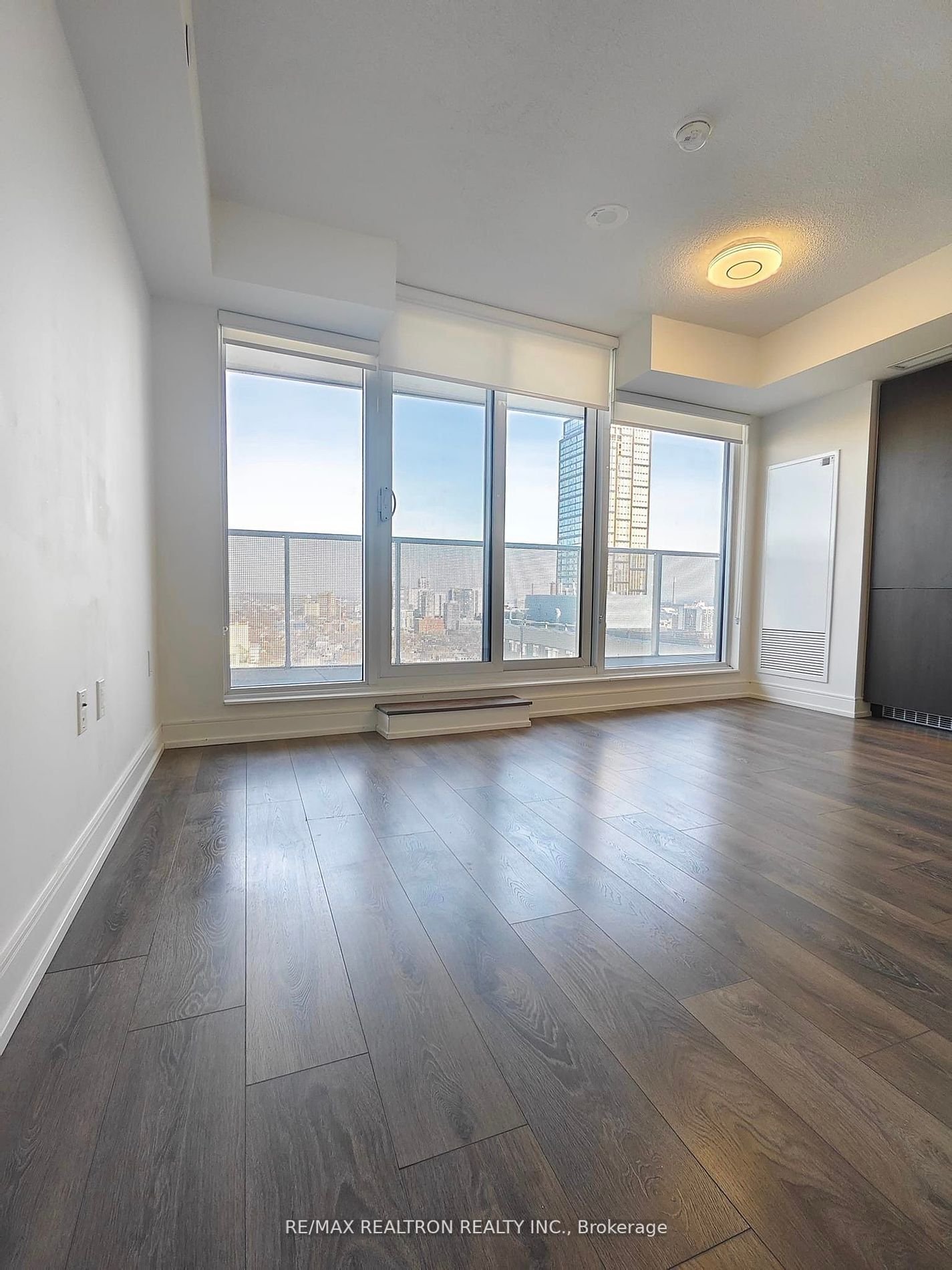 89 Mcgill St, unit 2206 for rent - image #10