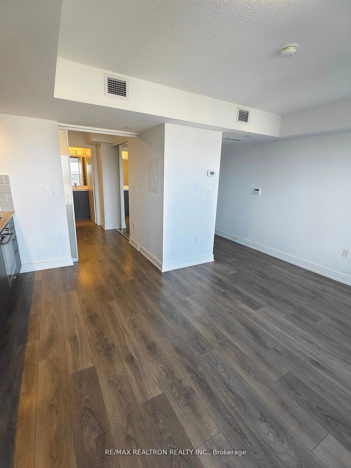 89 Mcgill St, unit 2206 for rent - image #3