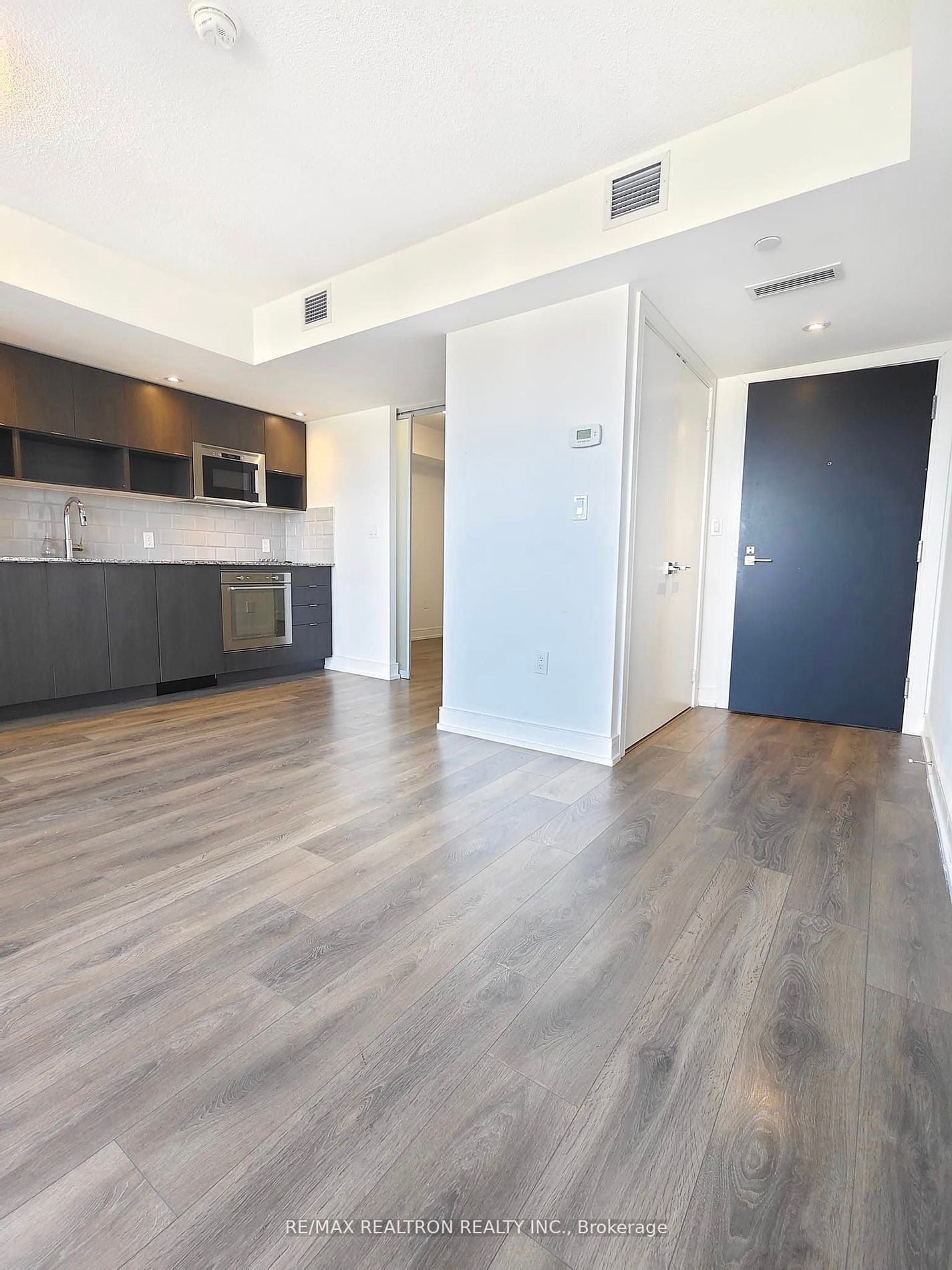 89 Mcgill St, unit 2206 for rent - image #4