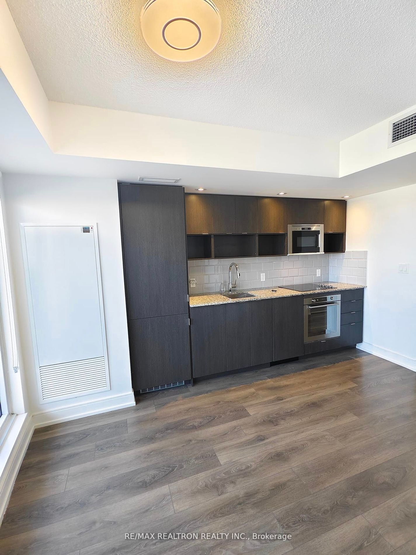 89 Mcgill St, unit 2206 for rent - image #5