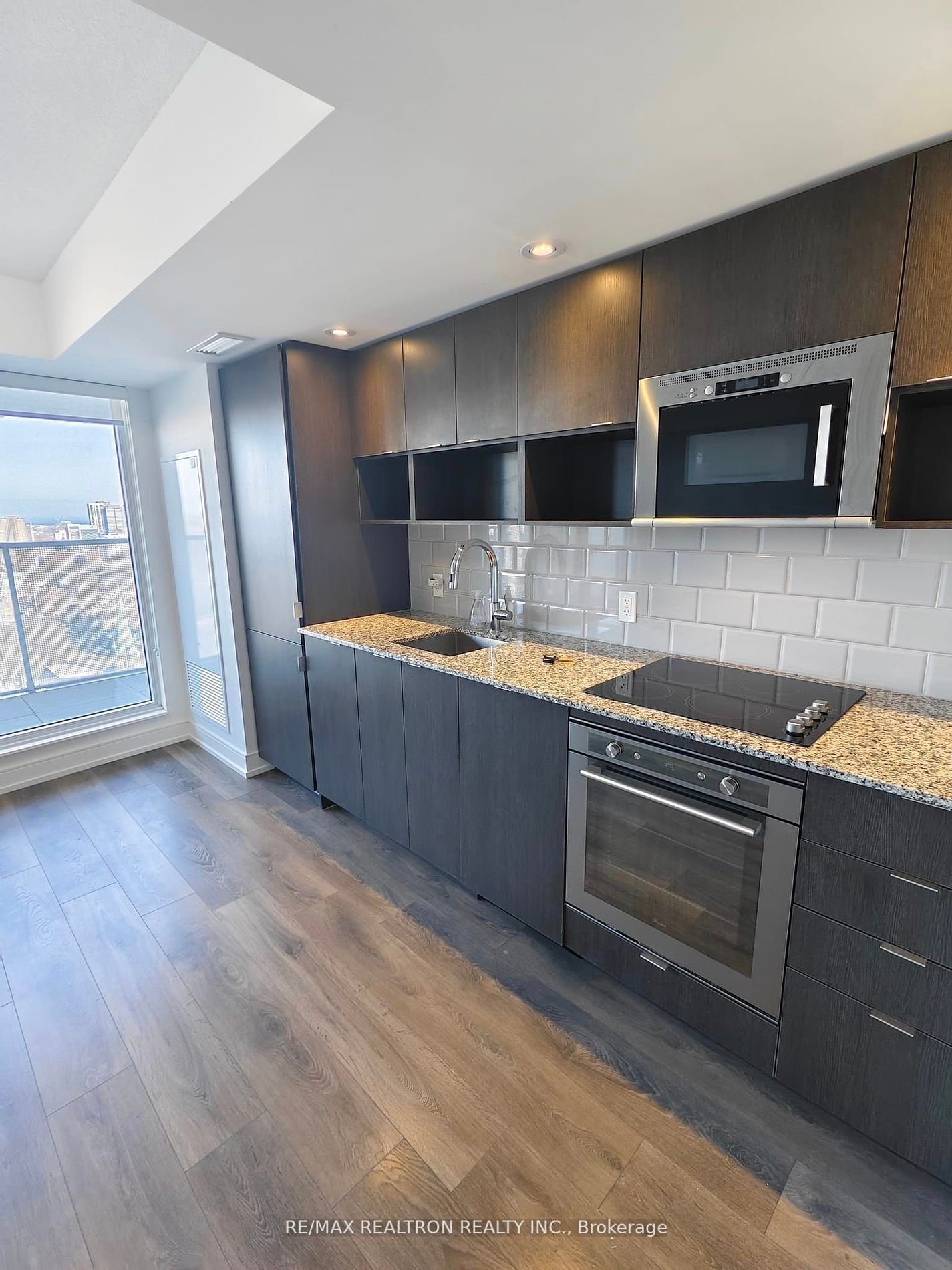89 Mcgill St, unit 2206 for rent - image #6