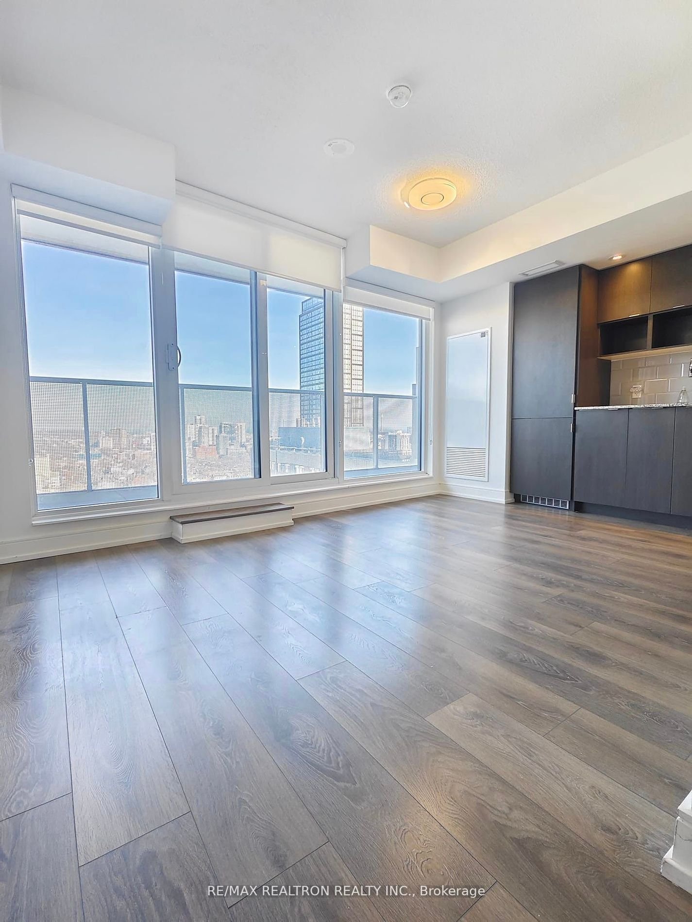 89 Mcgill St, unit 2206 for rent - image #9