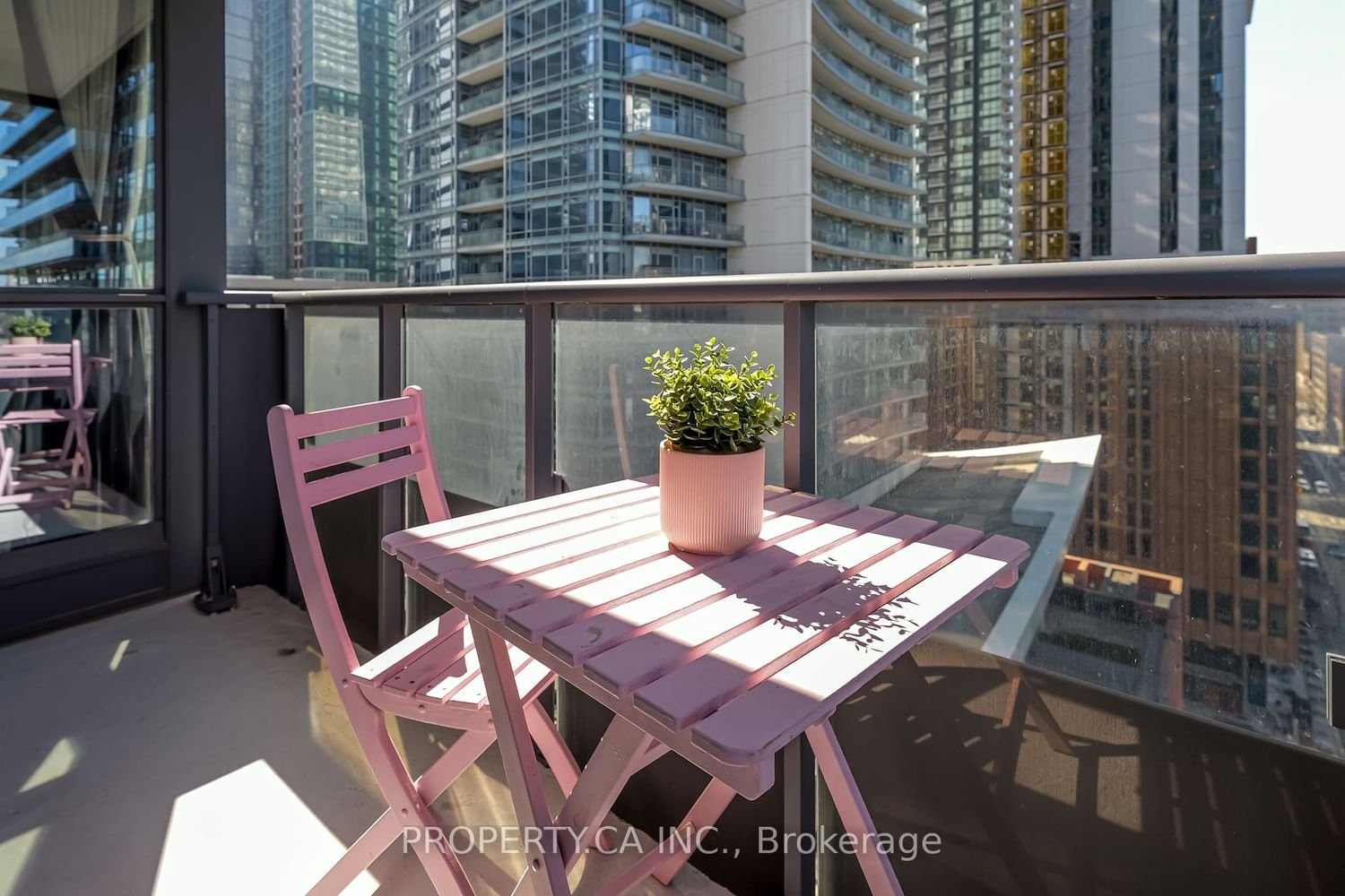 295 Adelaide St W, unit 1402 for sale - image #2