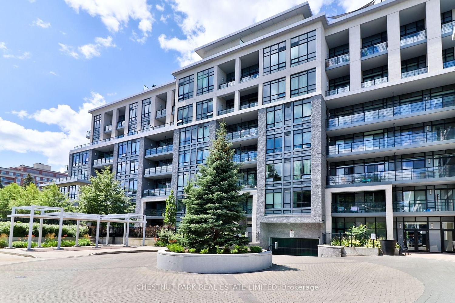 21 Clairtrell Rd, unit 402 for rent - image #1