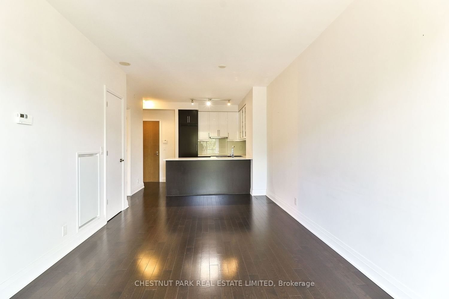 21 Clairtrell Rd, unit 402 for rent - image #6
