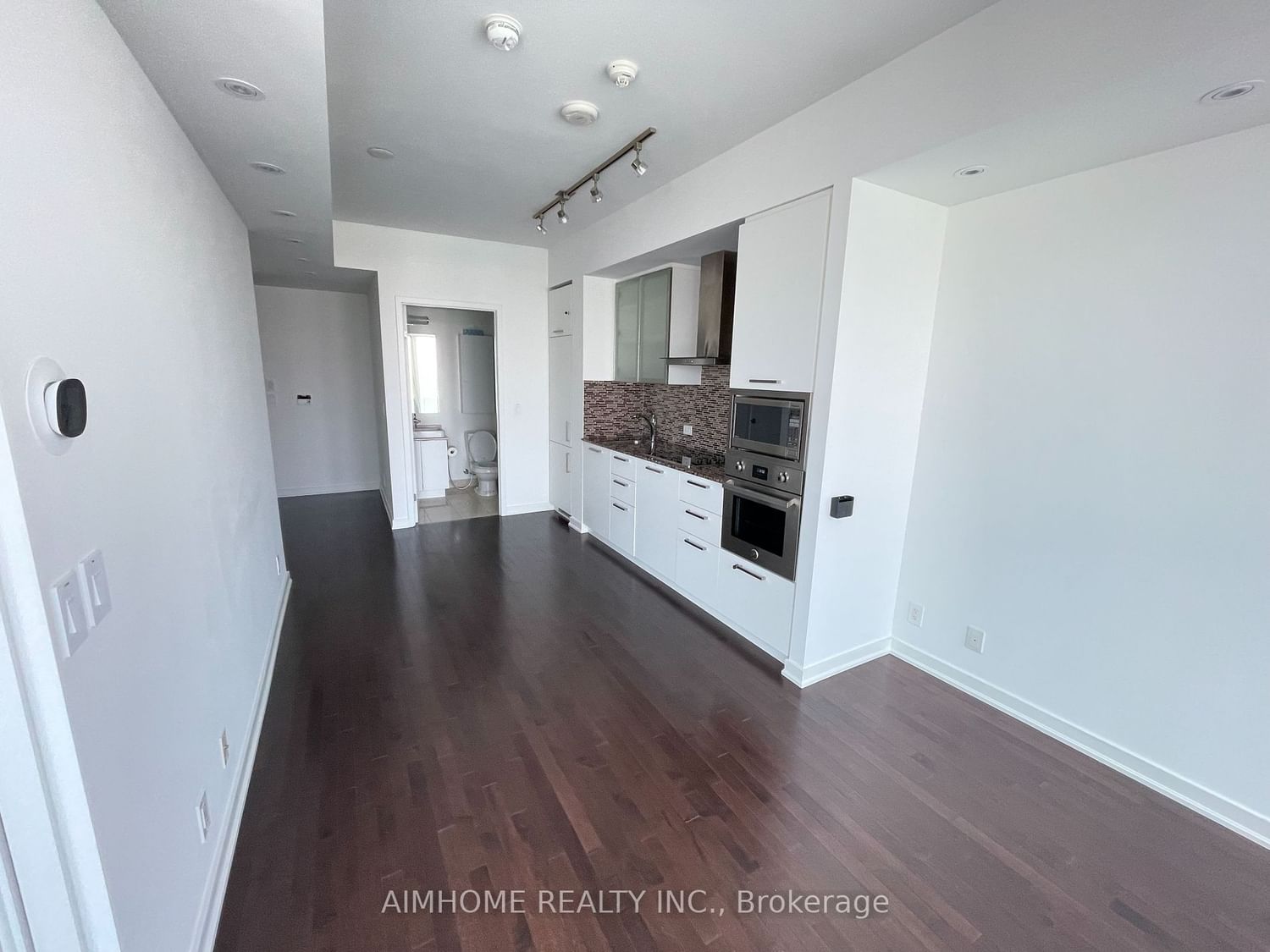 14 York St E, unit 5601 for rent - image #7