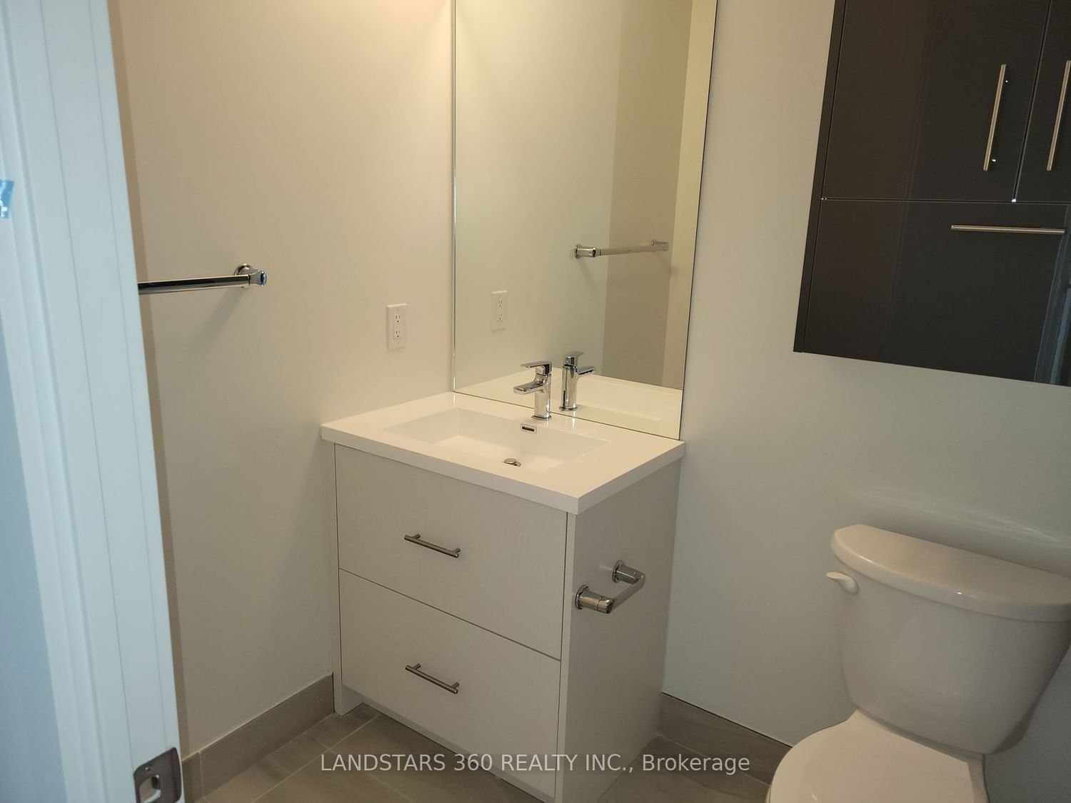 188 Fairview Mall Dr, unit 626 for rent - image #6