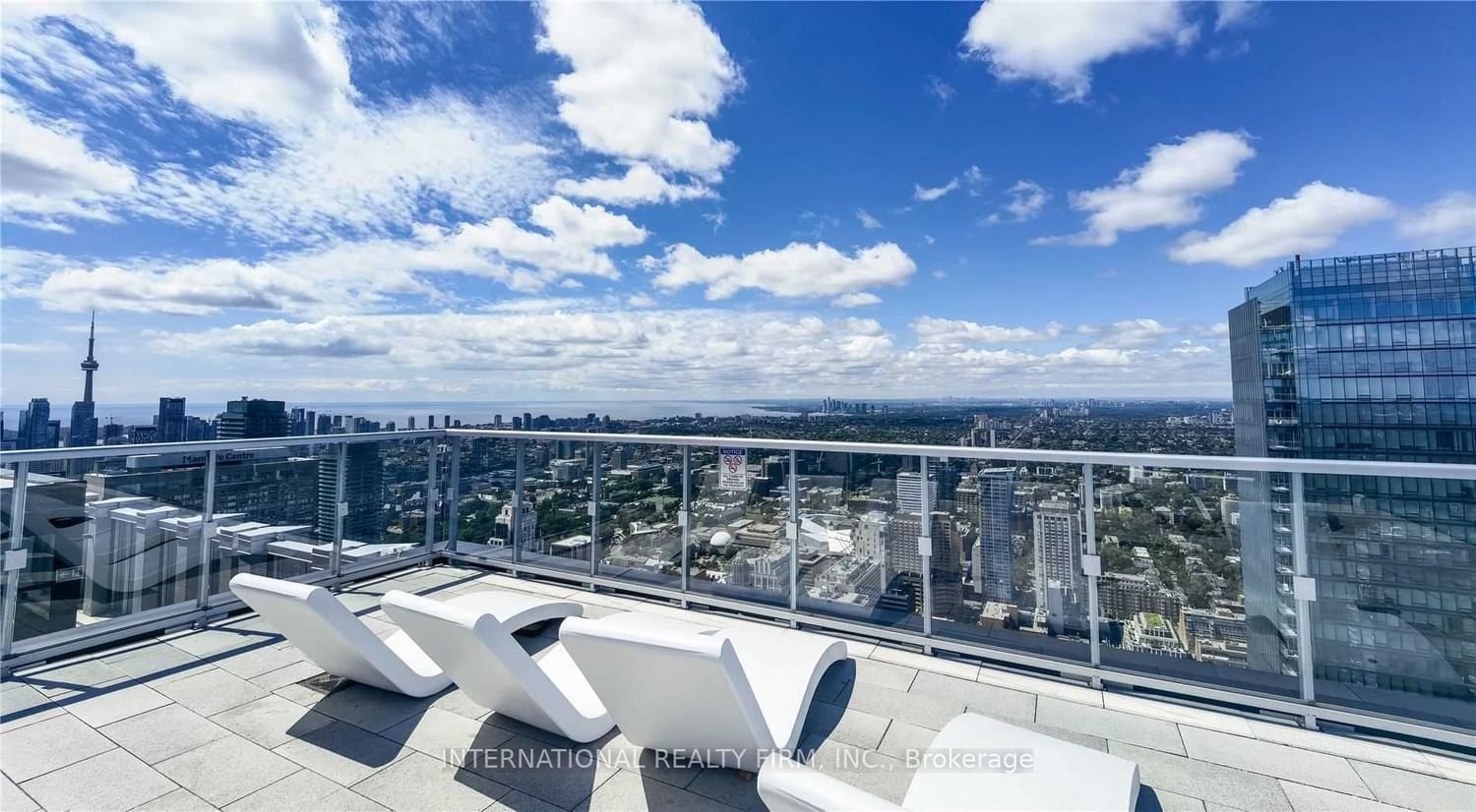 1 Yorkville Ave, unit 4212 for rent - image #3
