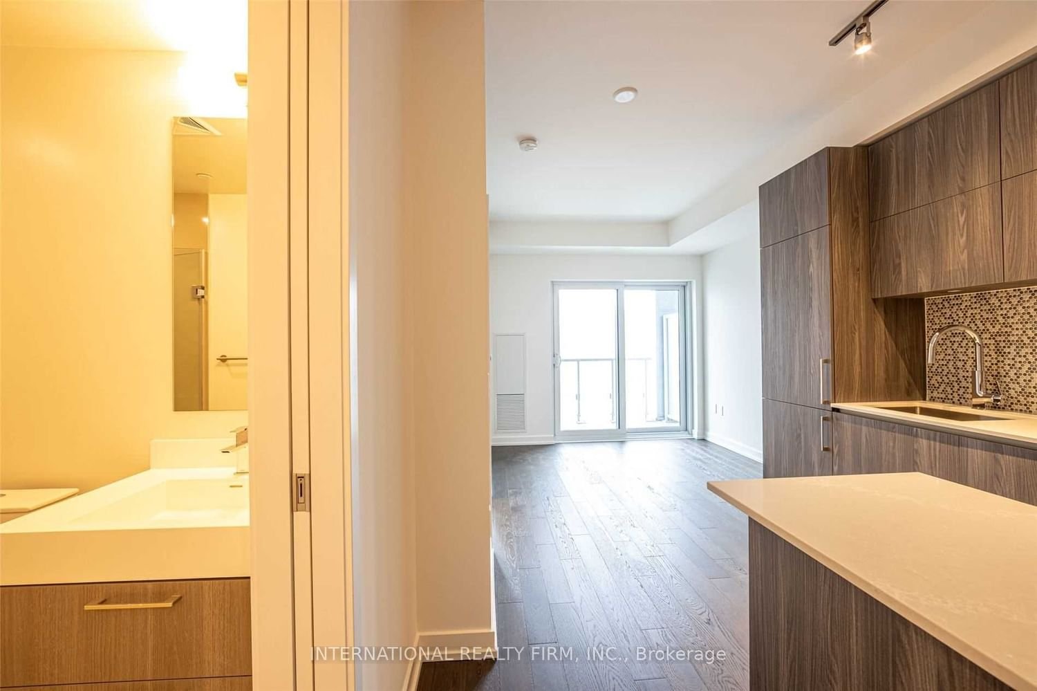 1 Yorkville Ave, unit 4212 for rent - image #8