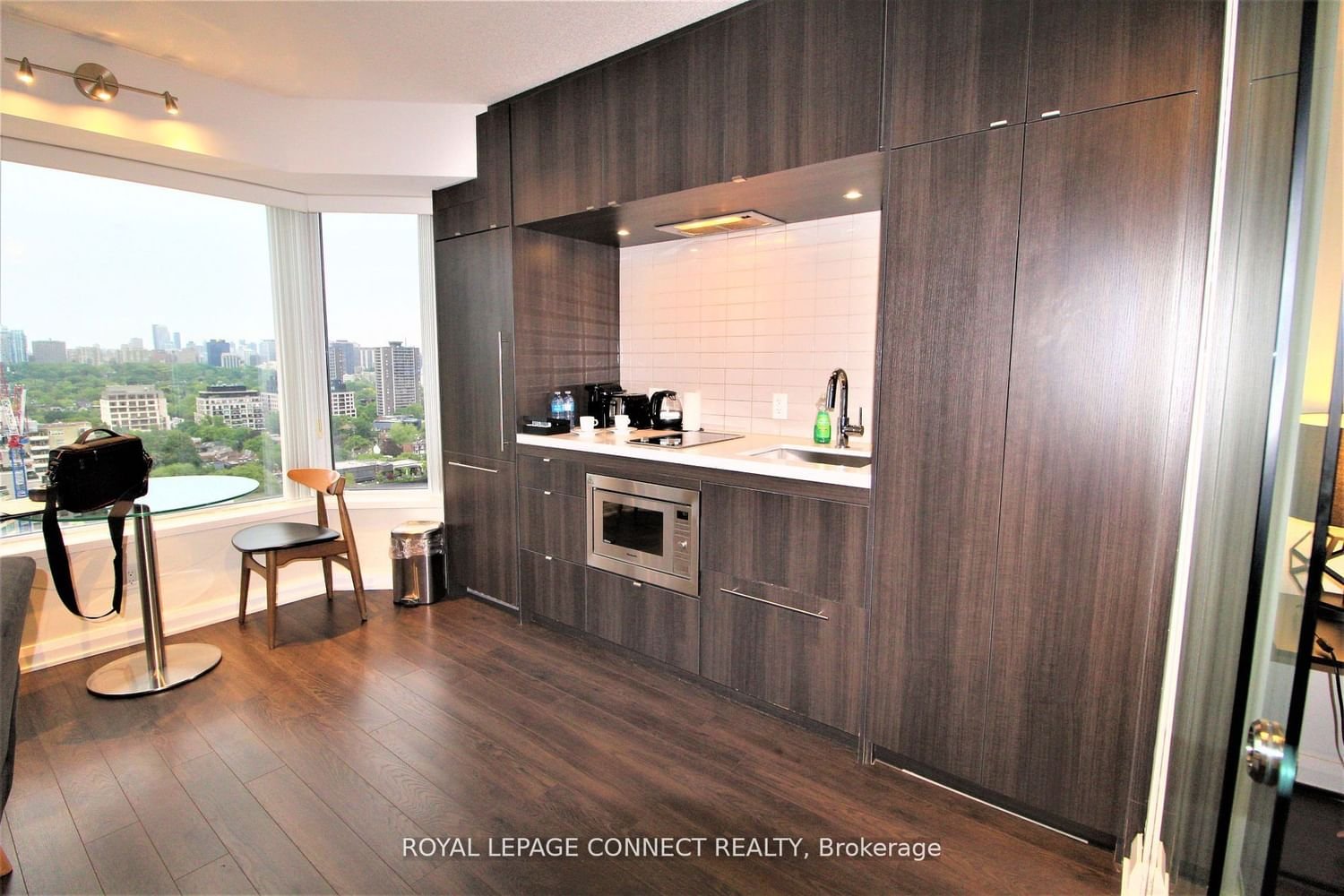 155 Yorkville Ave, unit 2020 for sale - image #4