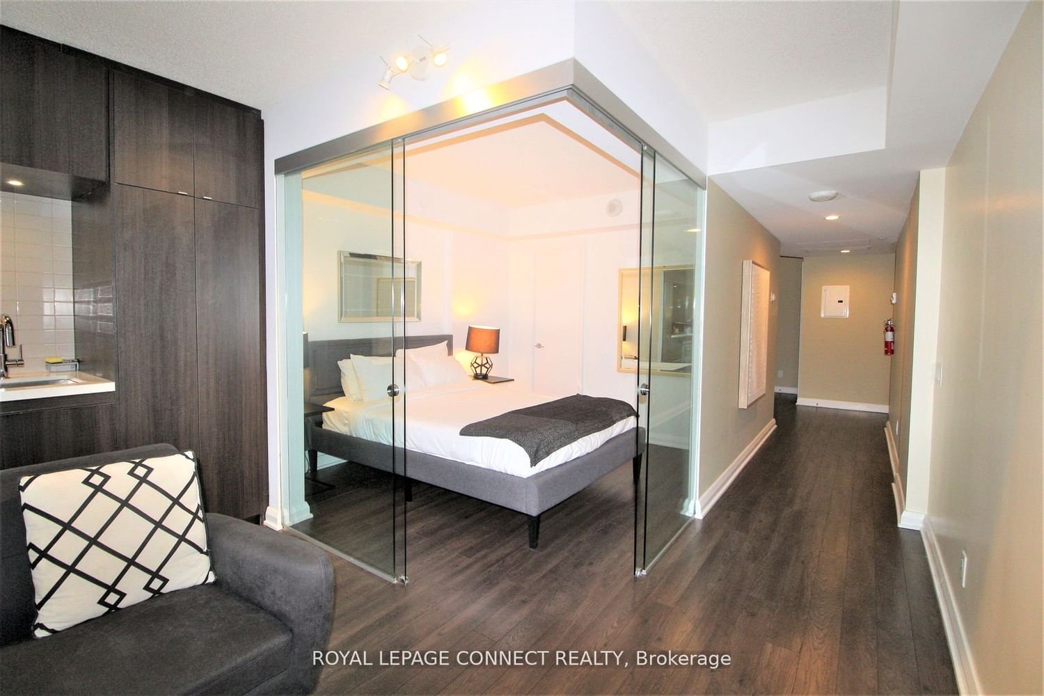 155 Yorkville Ave, unit 2020 for sale - image #6