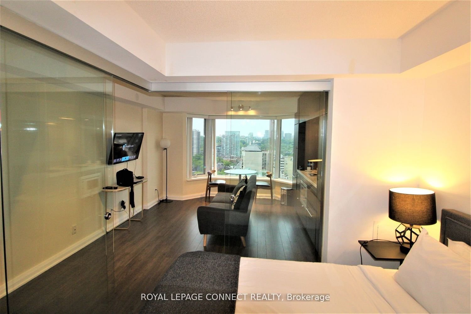 155 Yorkville Ave, unit 2020 for sale - image #8