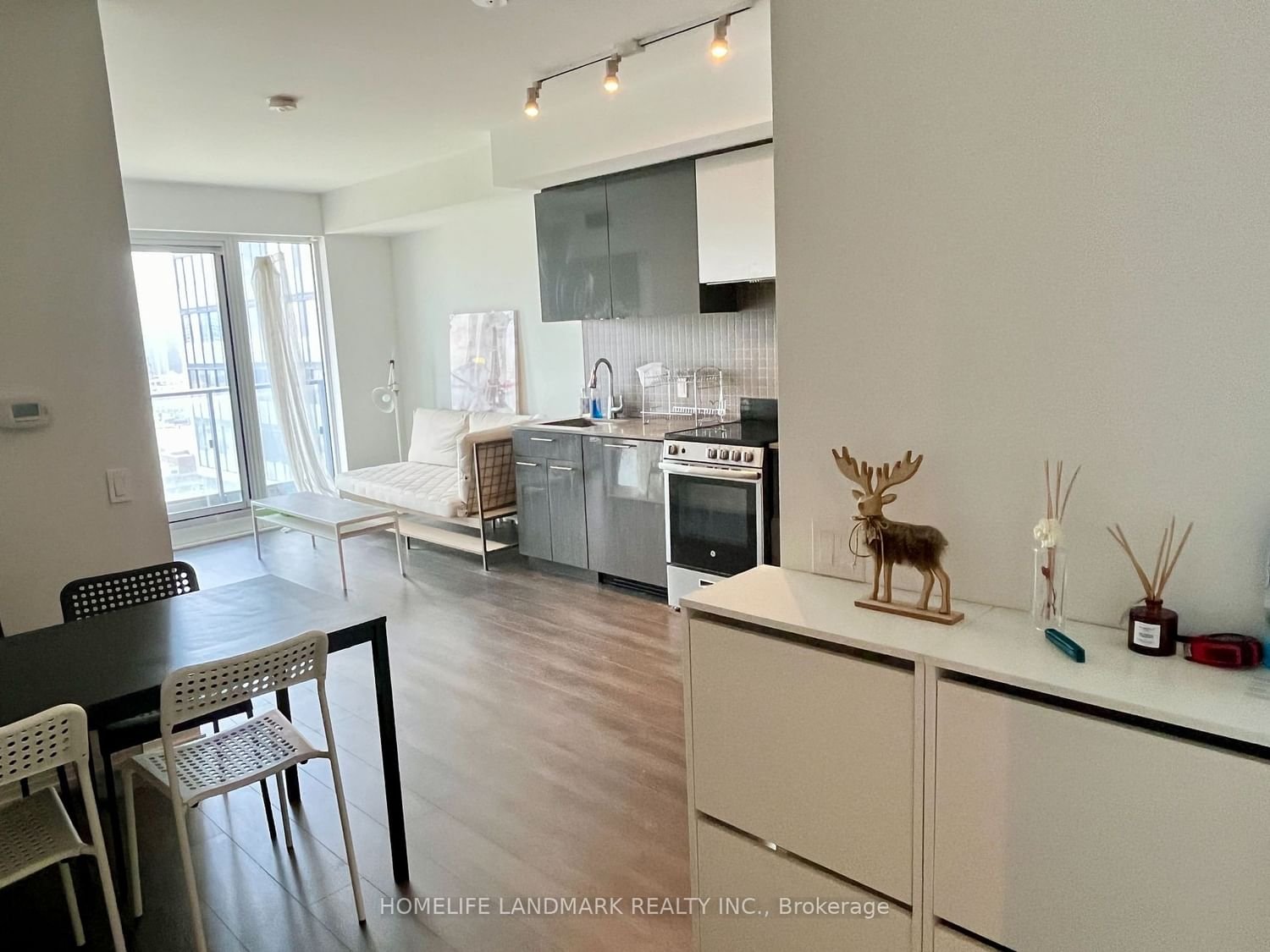 251 Jarvis St, unit 1812 for rent - image #6