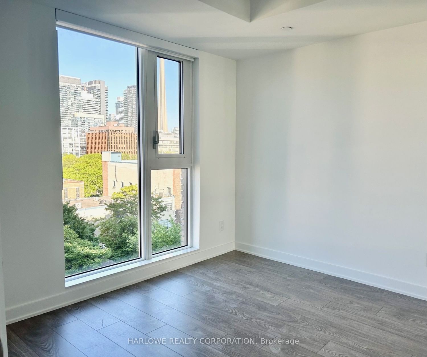 543 Richmond St W, unit 710 for sale