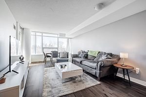 18 Valley Woods Rd, unit 404 for sale - image #2