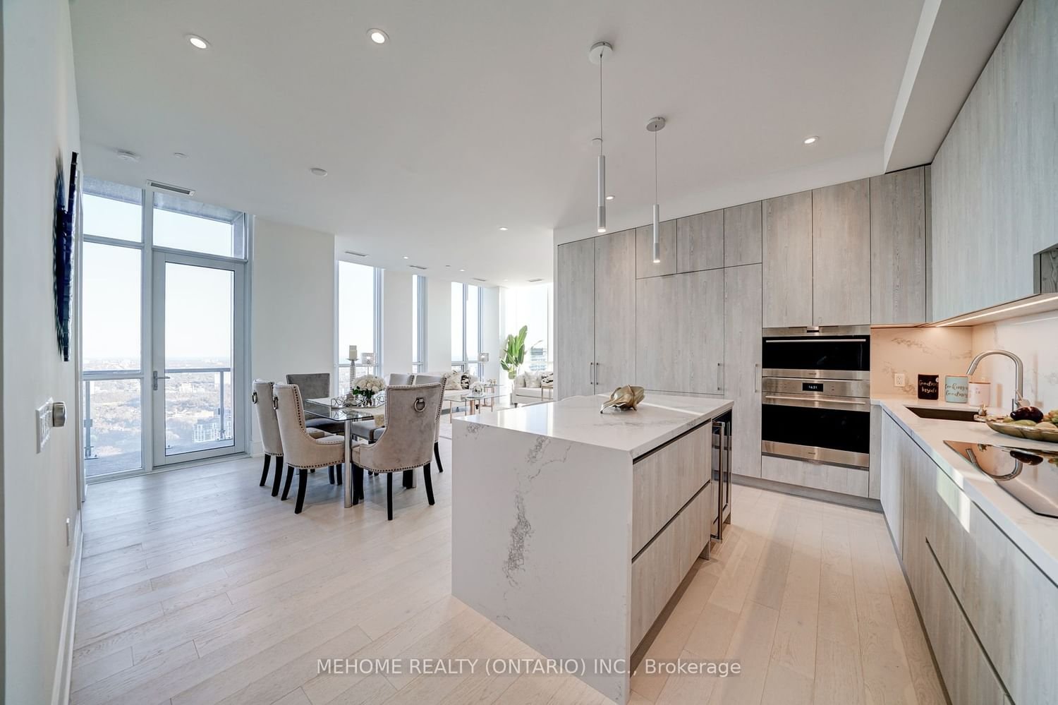 1 Yorkville Ave, unit Ph06 for sale - image #3