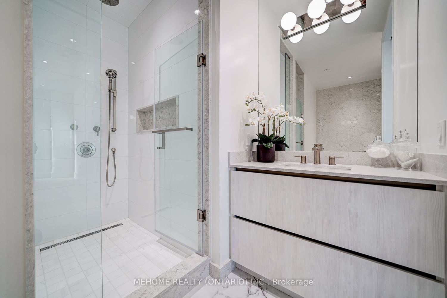 1 Yorkville Ave, unit Ph06 for sale - image #31