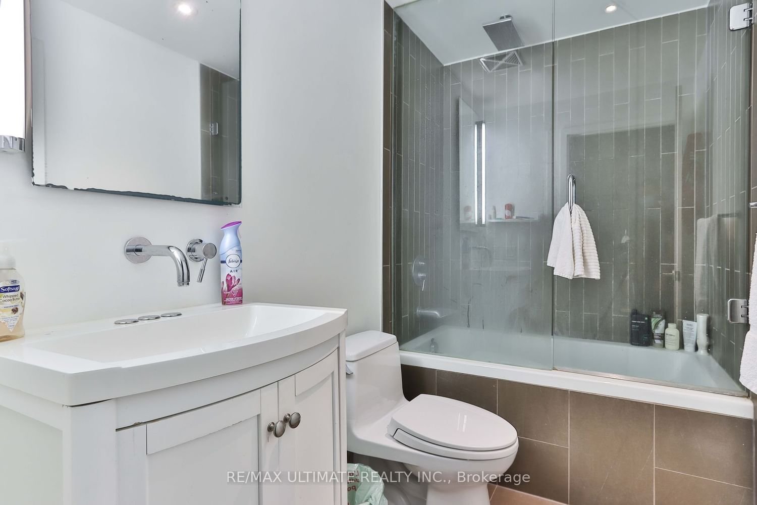 25 Oxley St, unit 614 for sale - image #4