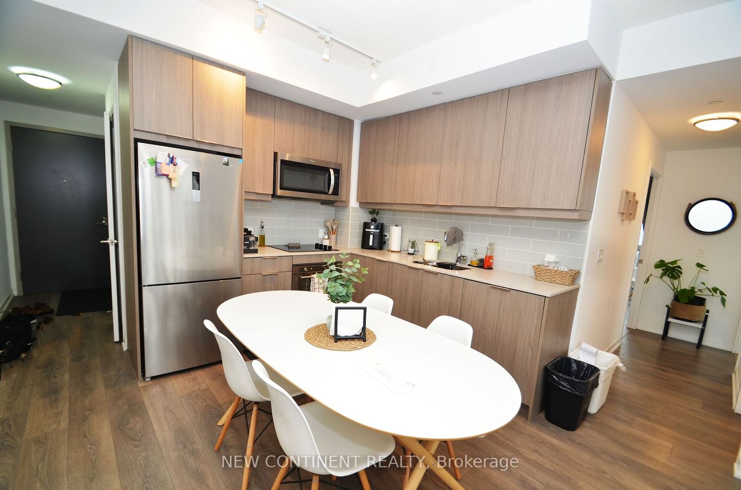 32 Forest Manor Rd, unit 1705 for sale - image #4