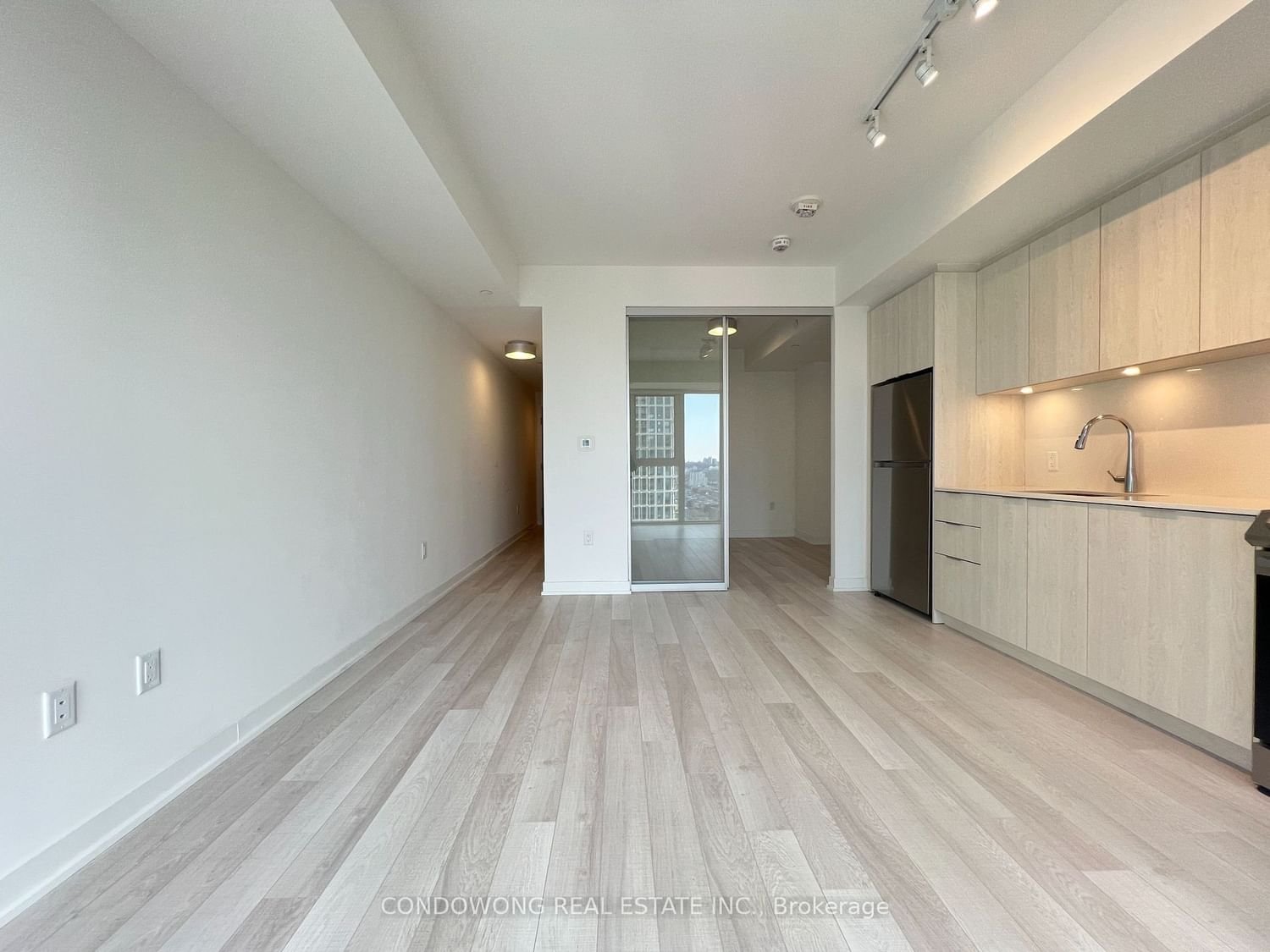 357 King St W, unit 3001 for rent - image #3