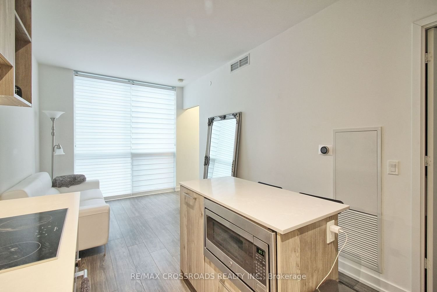 1 Yorkville Ave, unit 3003 for sale - image #2