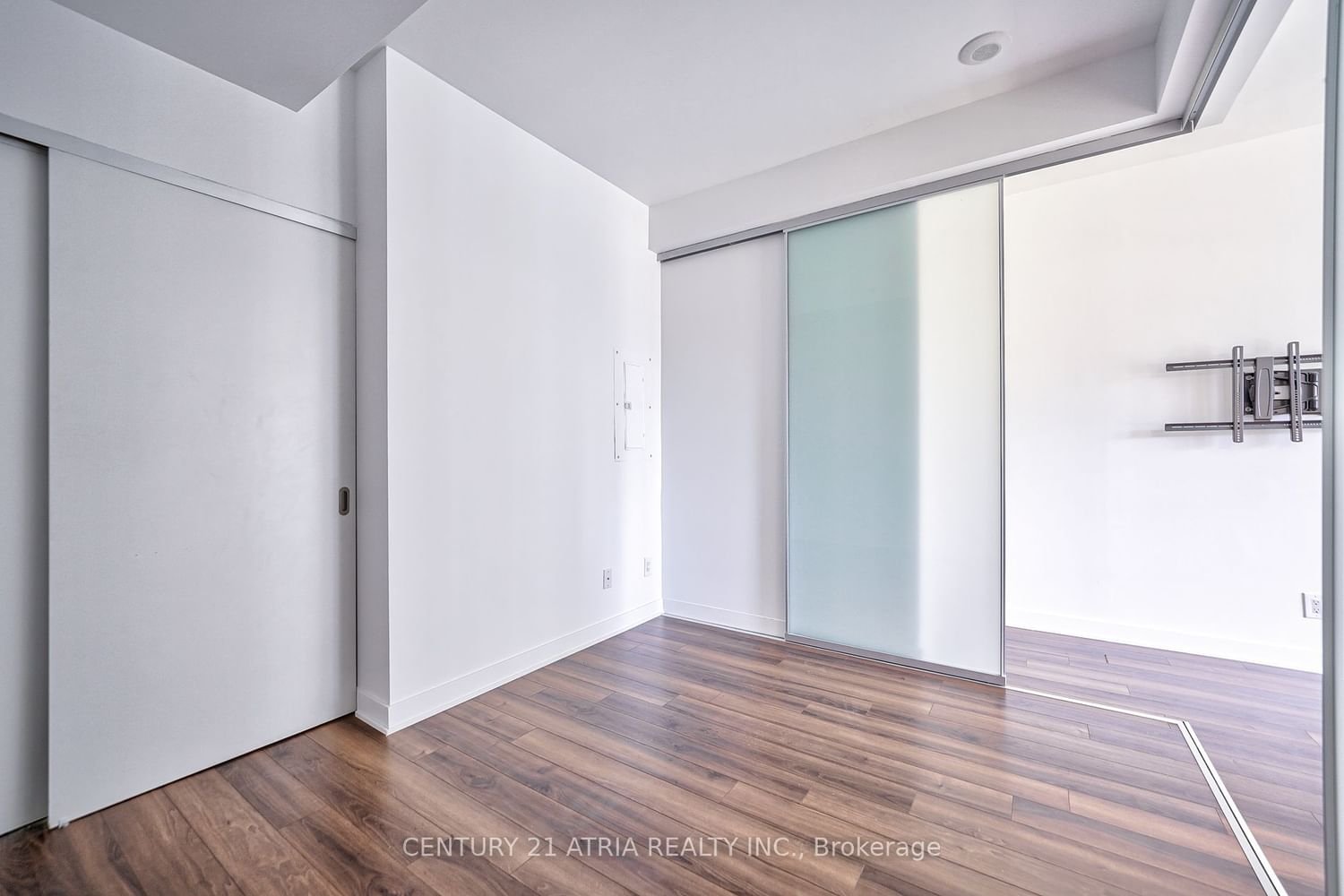 210 Simcoe St, unit 1003 for rent - image #23