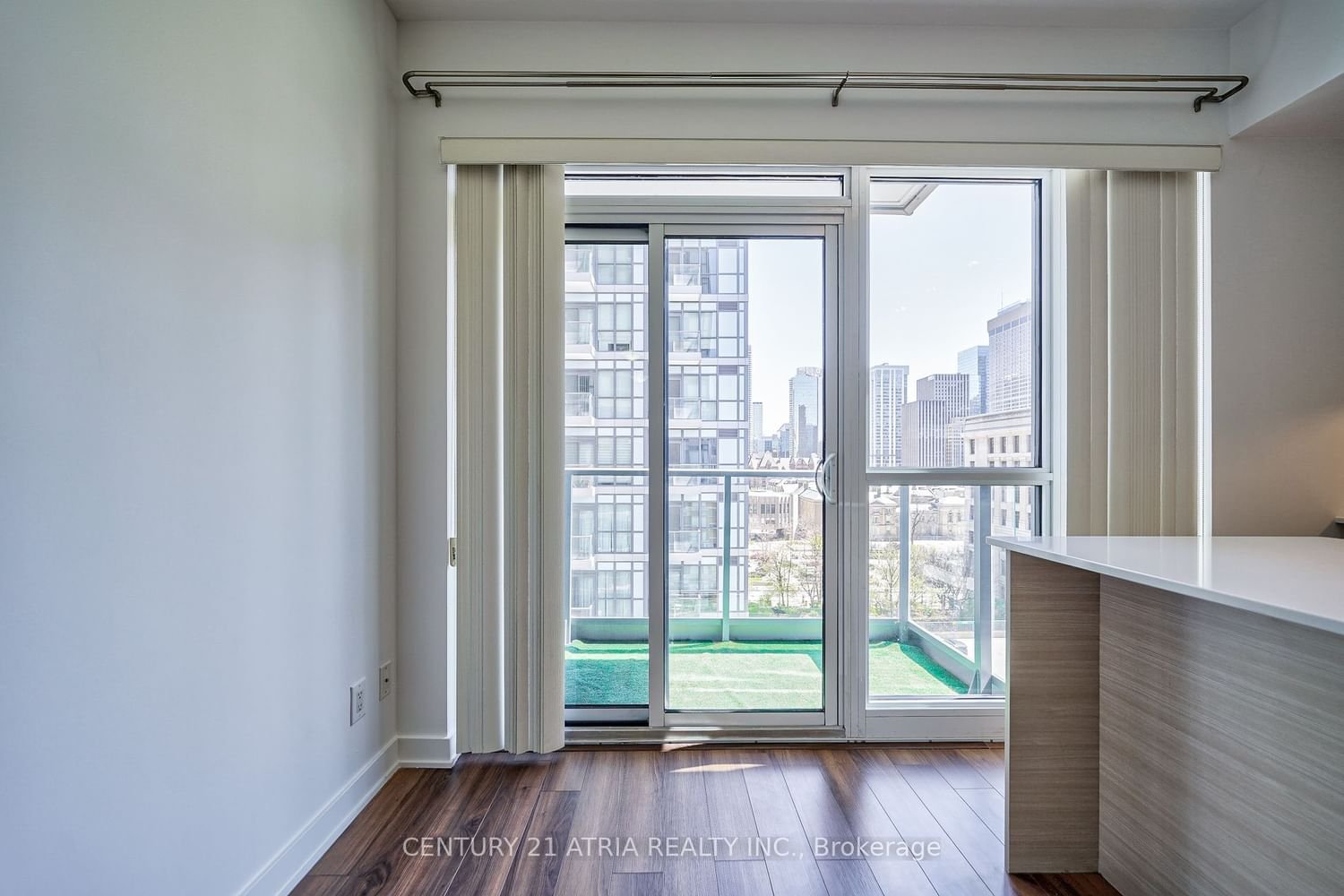 210 Simcoe St, unit 1003 for rent - image #25