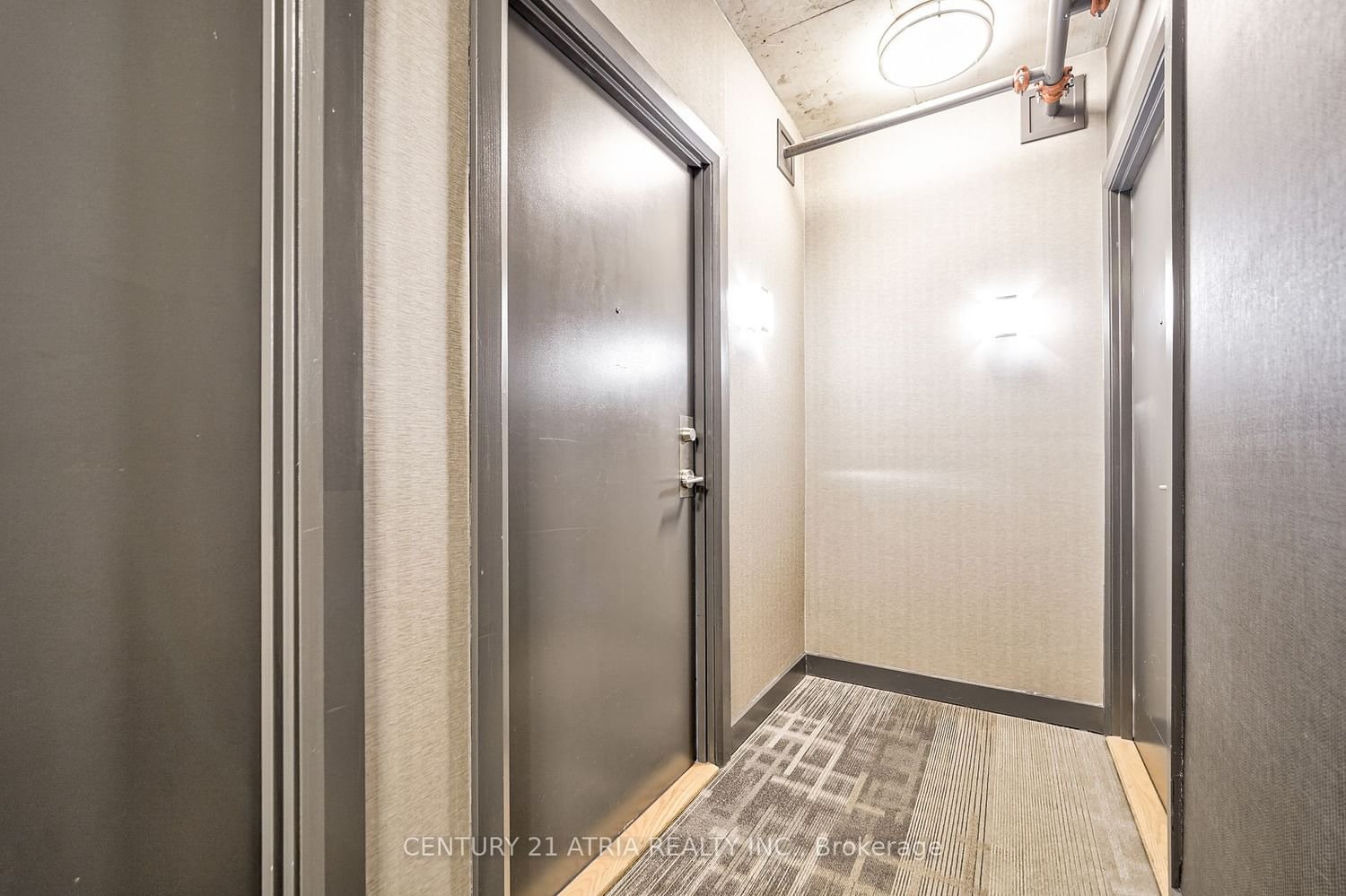 210 Simcoe St, unit 1003 for rent - image #6