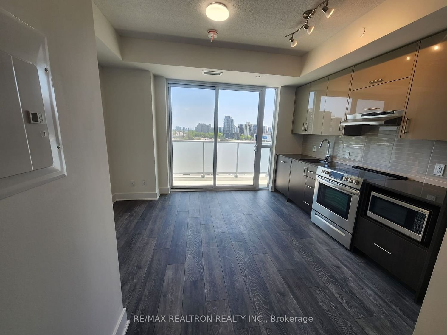 188 Fairview Mall Dr, unit 1012 for rent - image #10