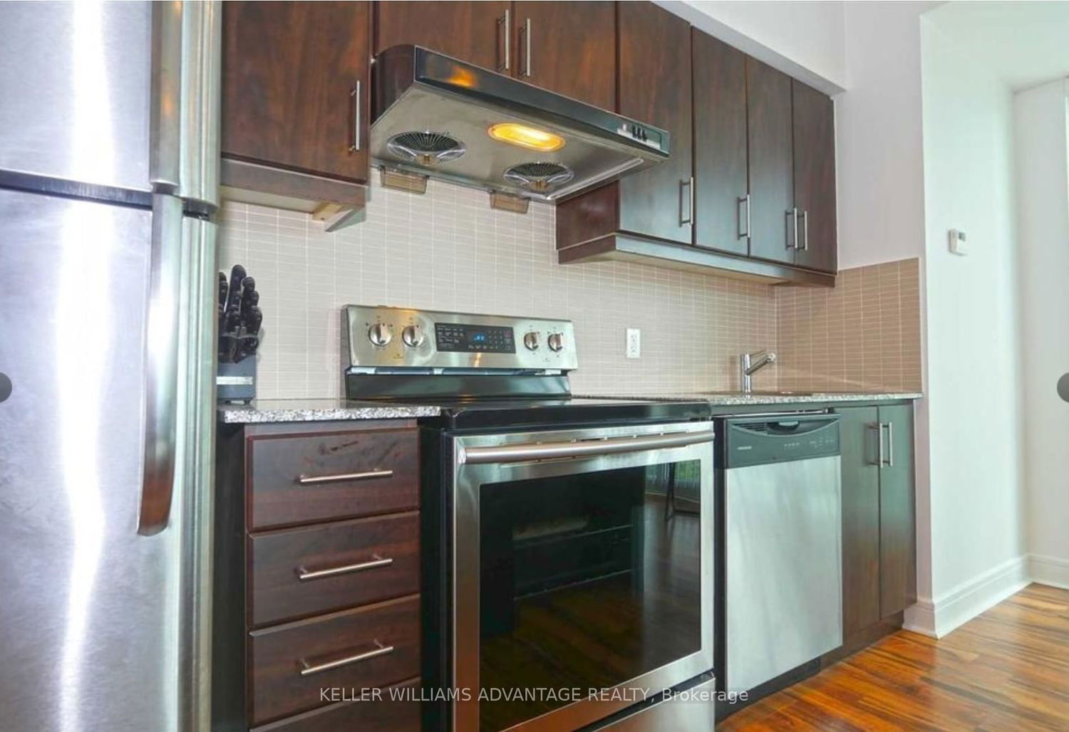 35 Brian Peck Cres S, unit 525 for sale - image #4