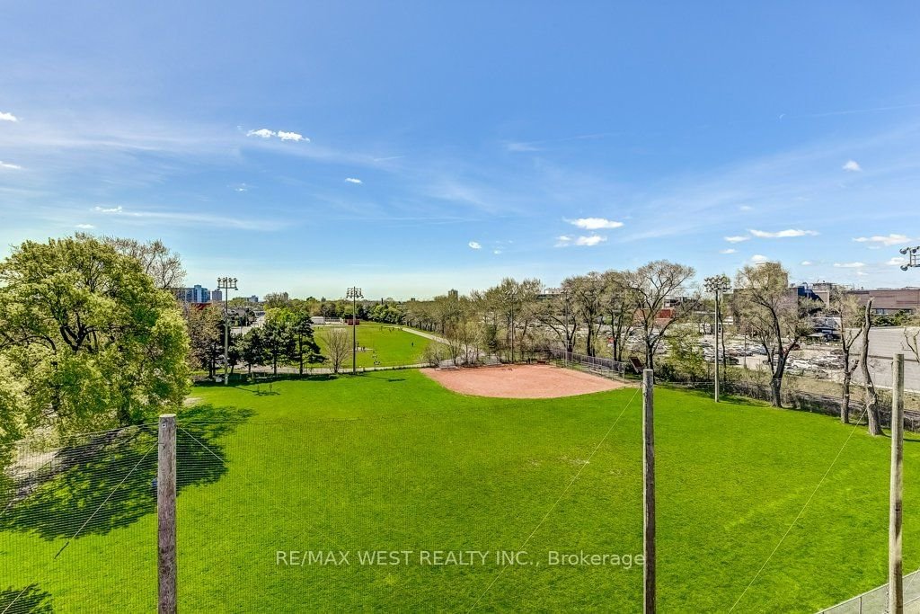 138 St. Helens Ave, unit 309 for sale - image #23