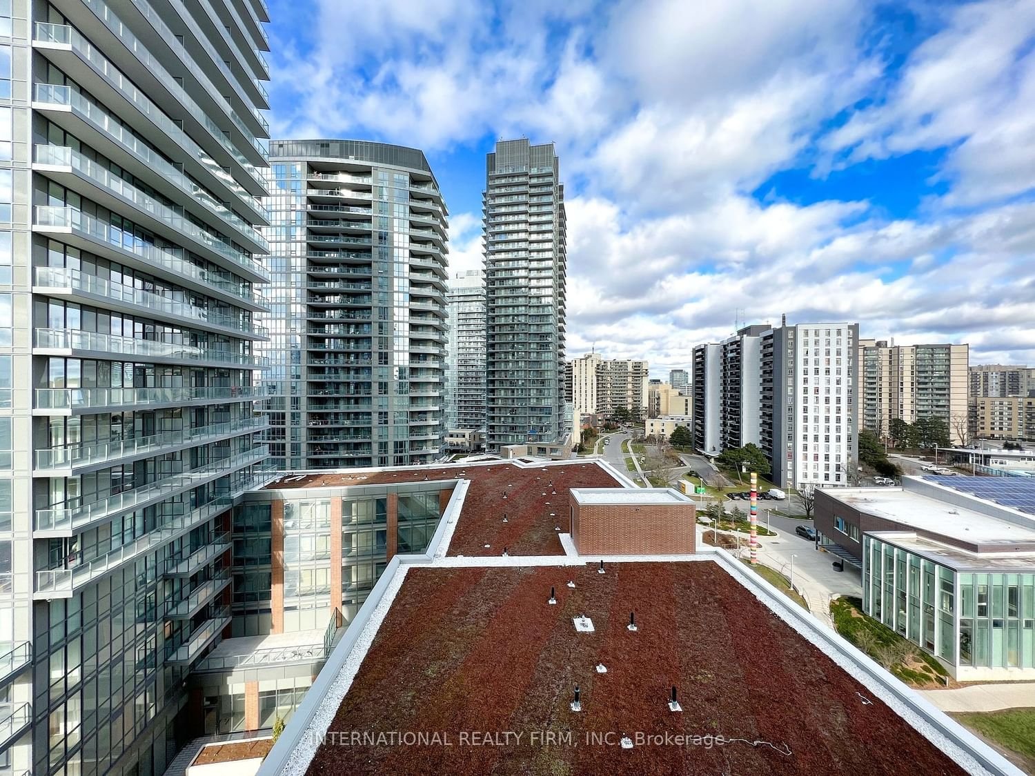 32 Forest Manor Rd, unit 904 for rent - image #26