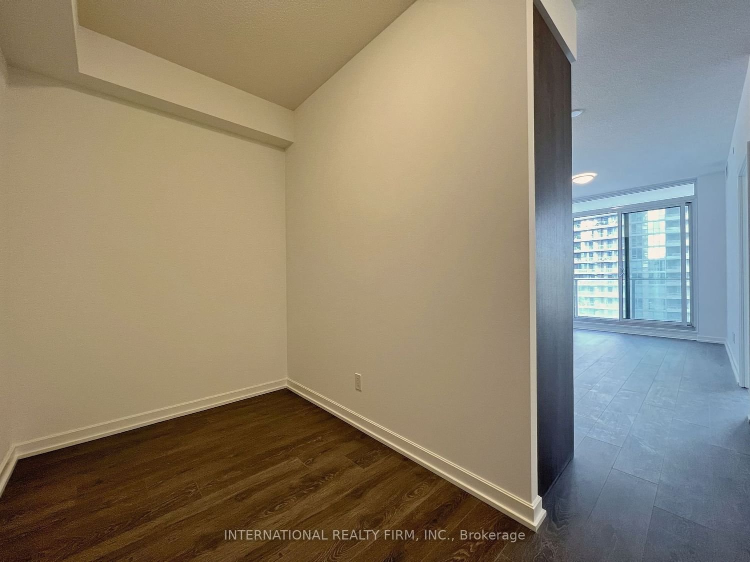 32 Forest Manor Rd, unit 904 for rent - image #9