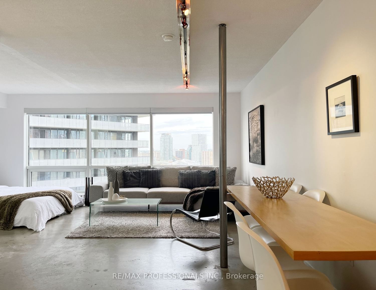 1001 Bay St, unit 2316 for sale - image #2