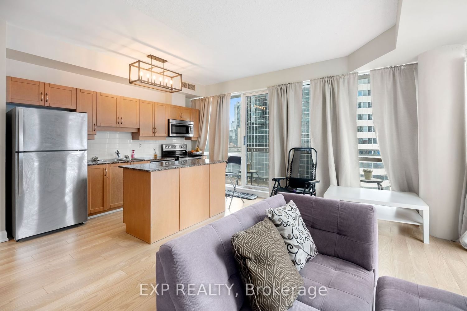 220 Victoria St, unit 1809 for sale - image #3