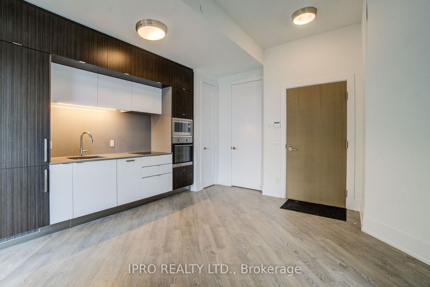 1 Edgewater Dr, unit Ph33 for rent - image #11