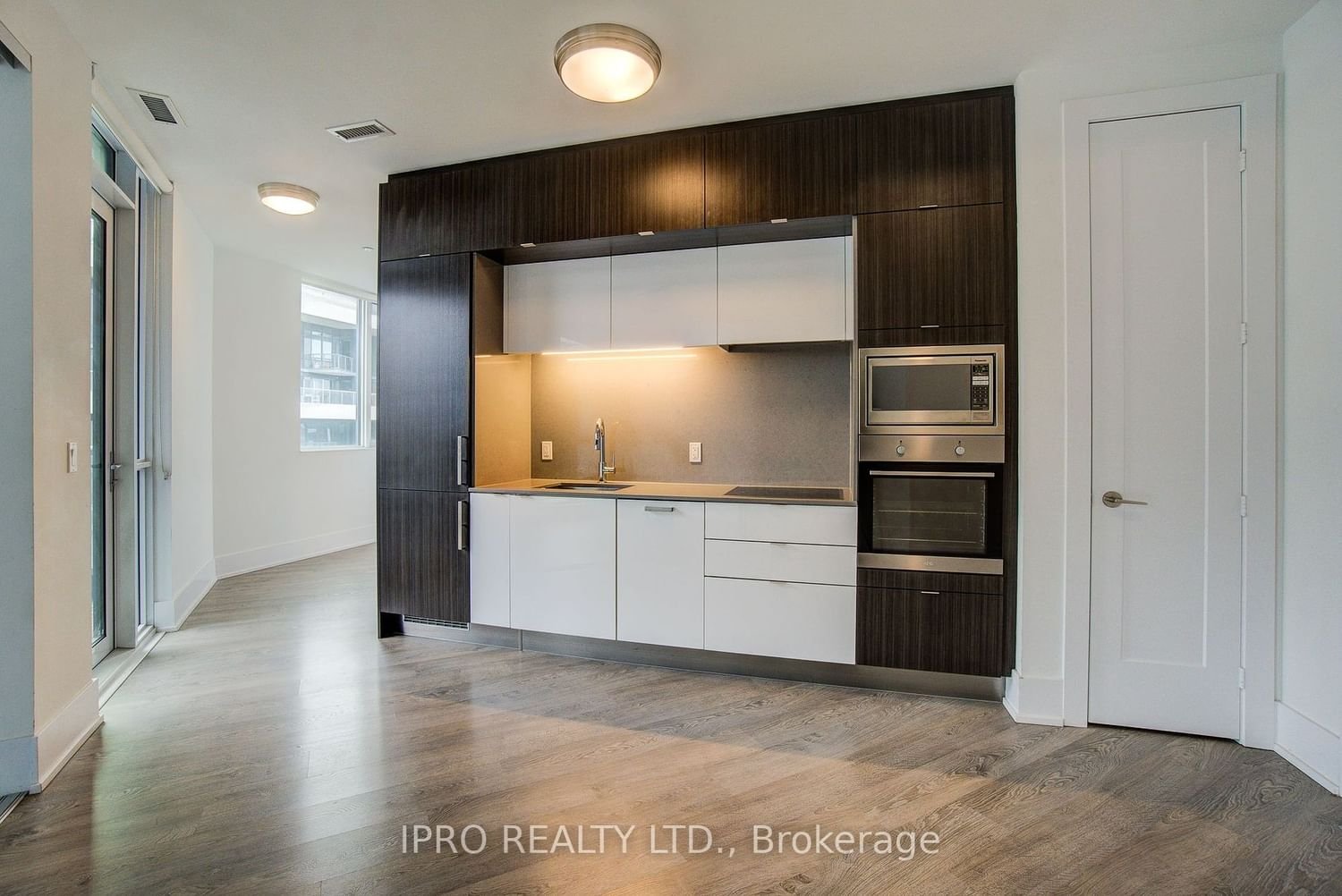 1 Edgewater Dr, unit Ph33 for rent - image #13