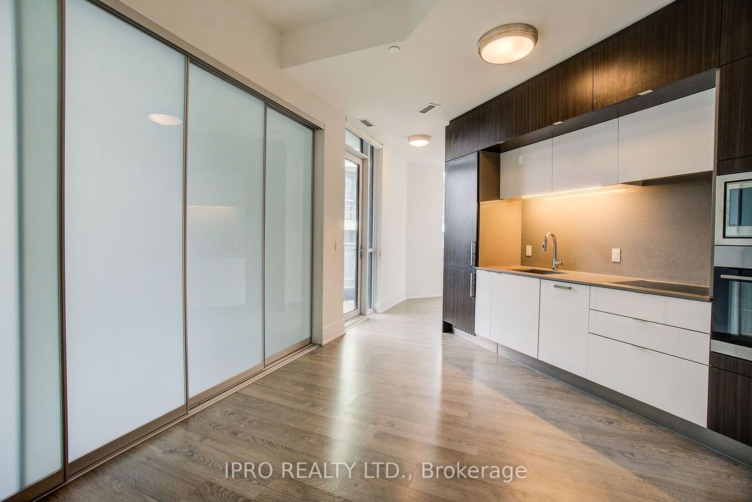 1 Edgewater Dr, unit Ph33 for rent - image #15